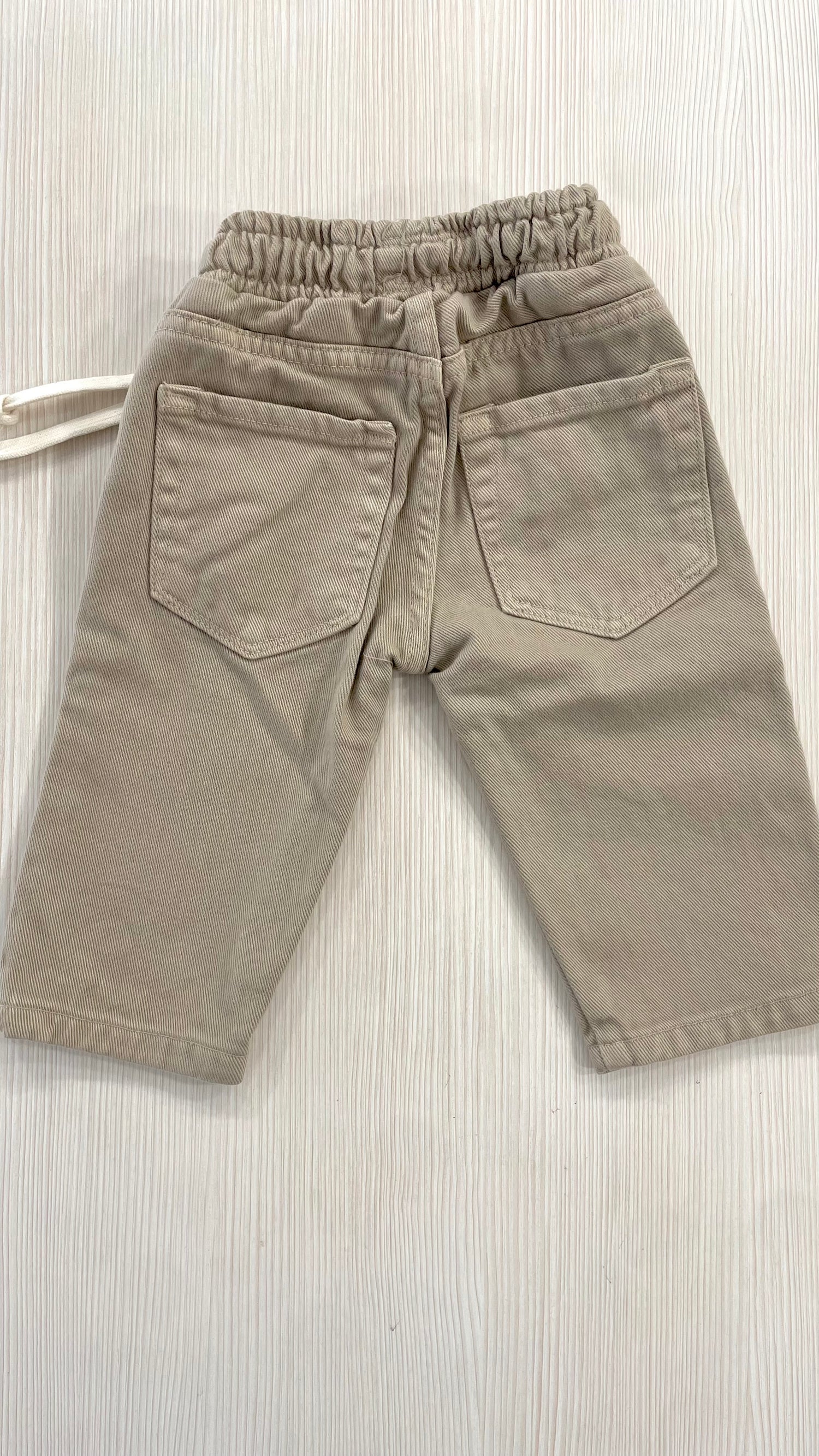 Pantalone denim model